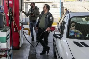 سوخت گیری بنزین
