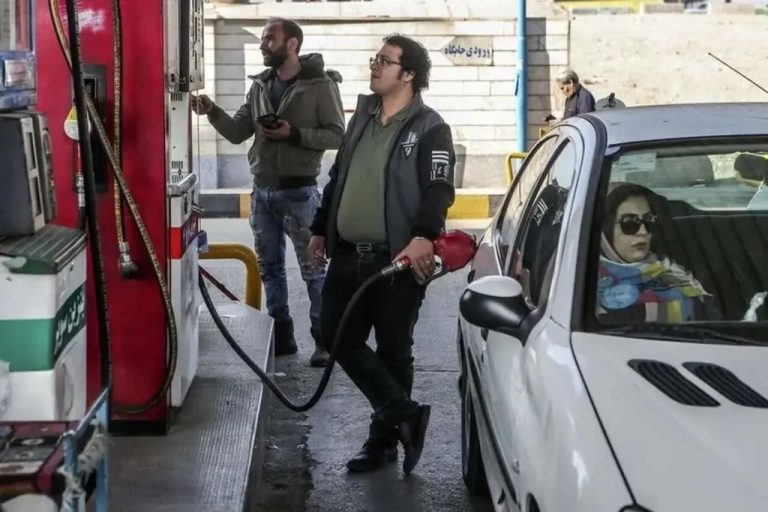 سوخت گیری بنزین