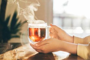 ۹ چای طبیعی که به چربی‌سوزی و کاهش وزن کمک می‌کنند